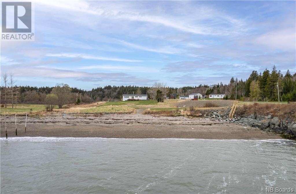 21 Lighthouse Road, Beaver Harbour, New Brunswick  E5H 1P1 - Photo 2 - NB093593