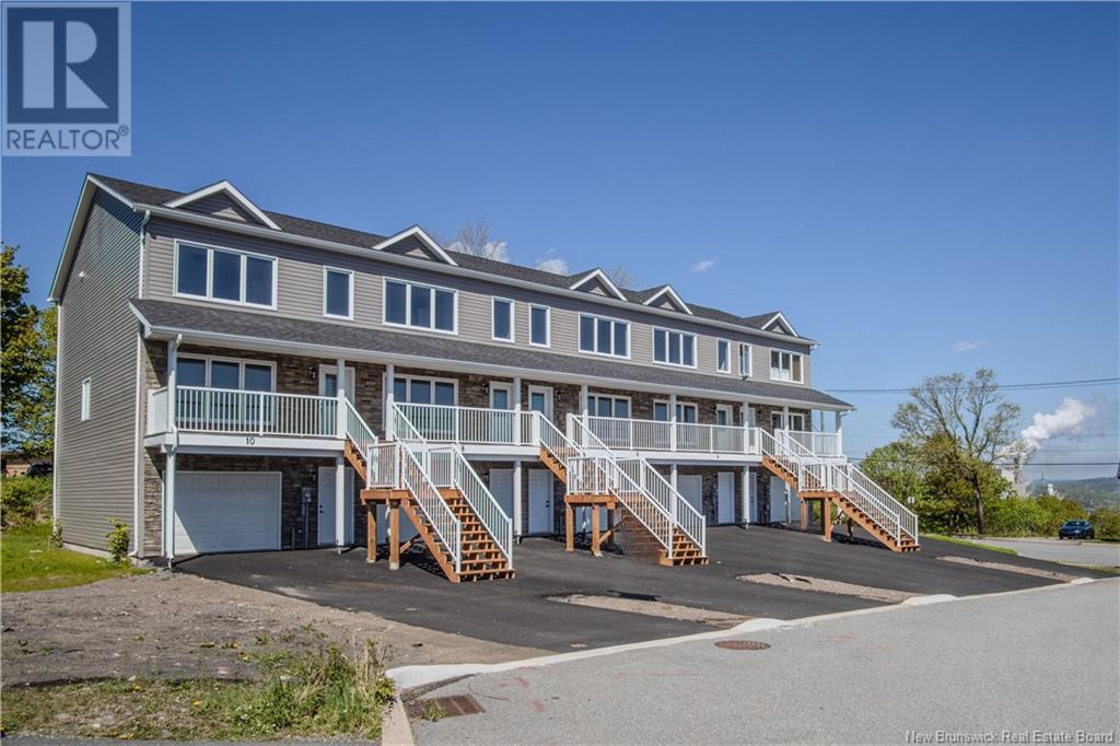 8 Rockingstone Drive, Saint John, New Brunswick  E2M 0B5 - Photo 2 - NB095226