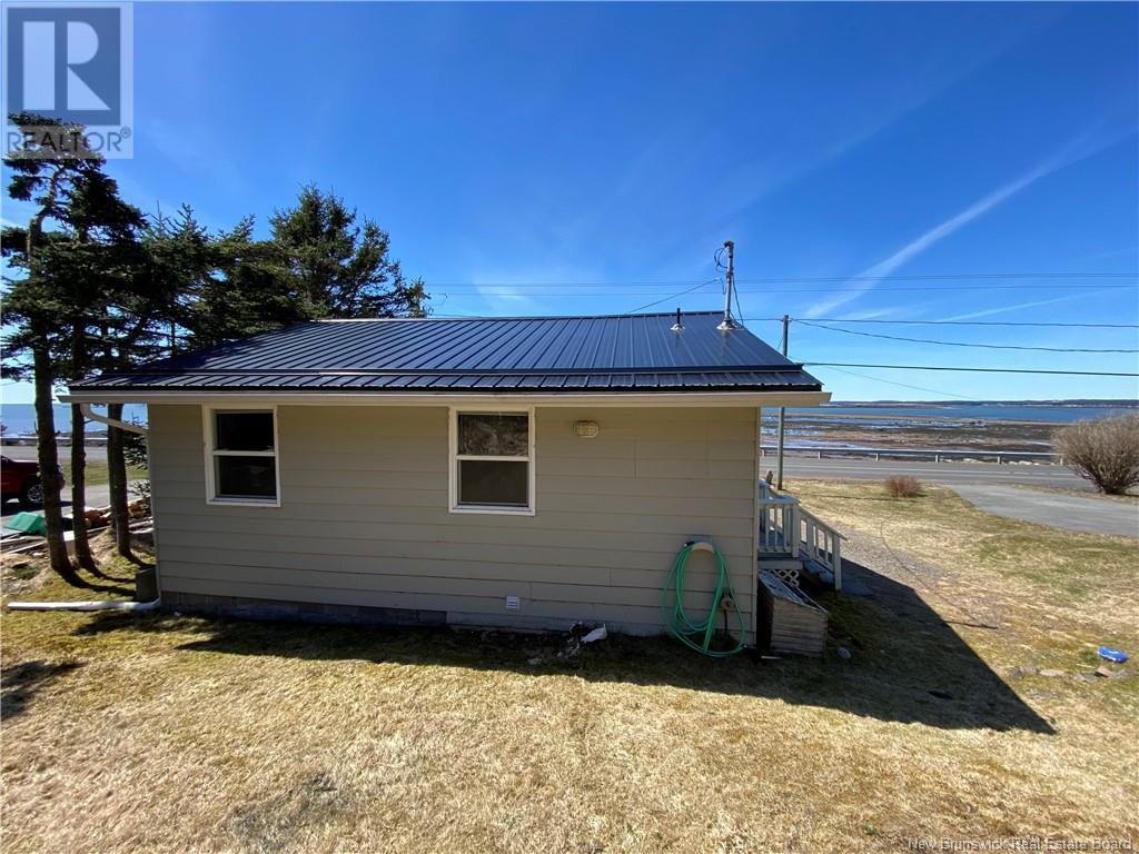 377 Maces Bay Rd, Maces Bay, New Brunswick  E5J 1S8 - Photo 4 - NB115951