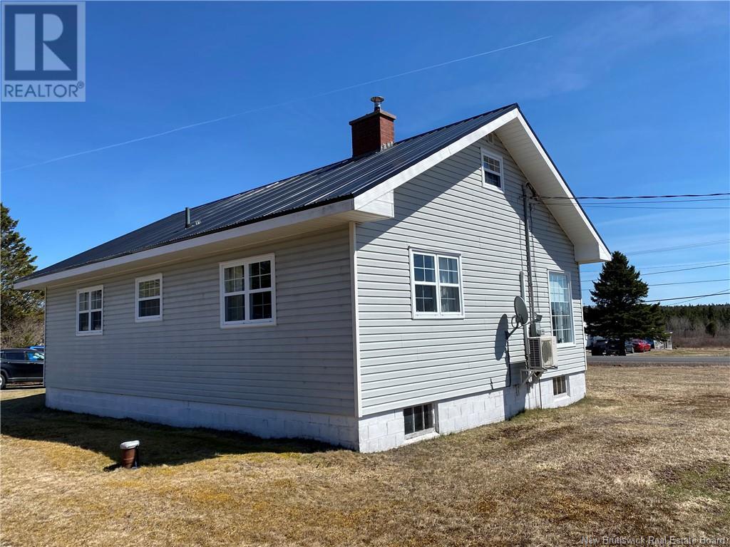 439 Maces Bay Rd, Maces Bay, New Brunswick  E5J 1T3 - Photo 5 - NB115974