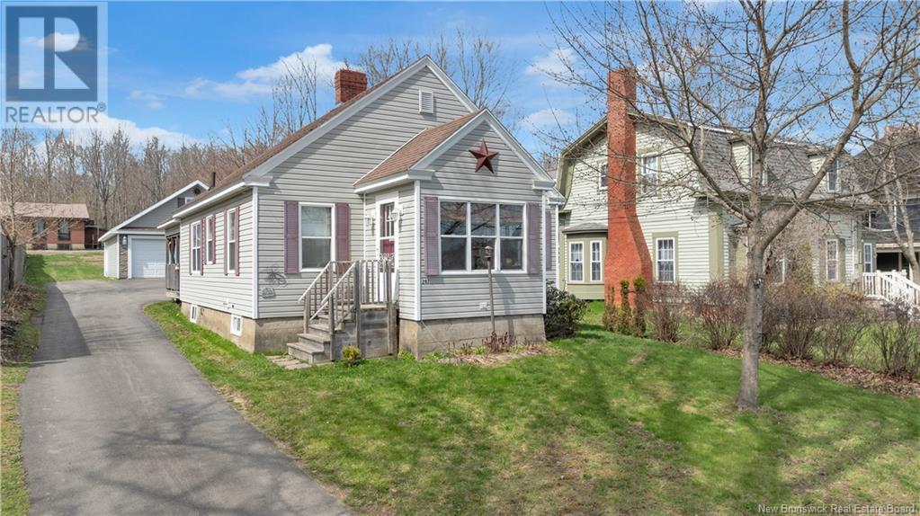 247 Milltown Boulevard, St. Stephen, New Brunswick  E3L 1H3 - Photo 1 - NB117903