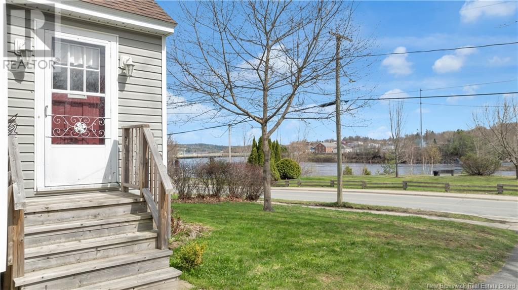 247 Milltown Boulevard, St. Stephen, New Brunswick  E3L 1H3 - Photo 3 - NB117903