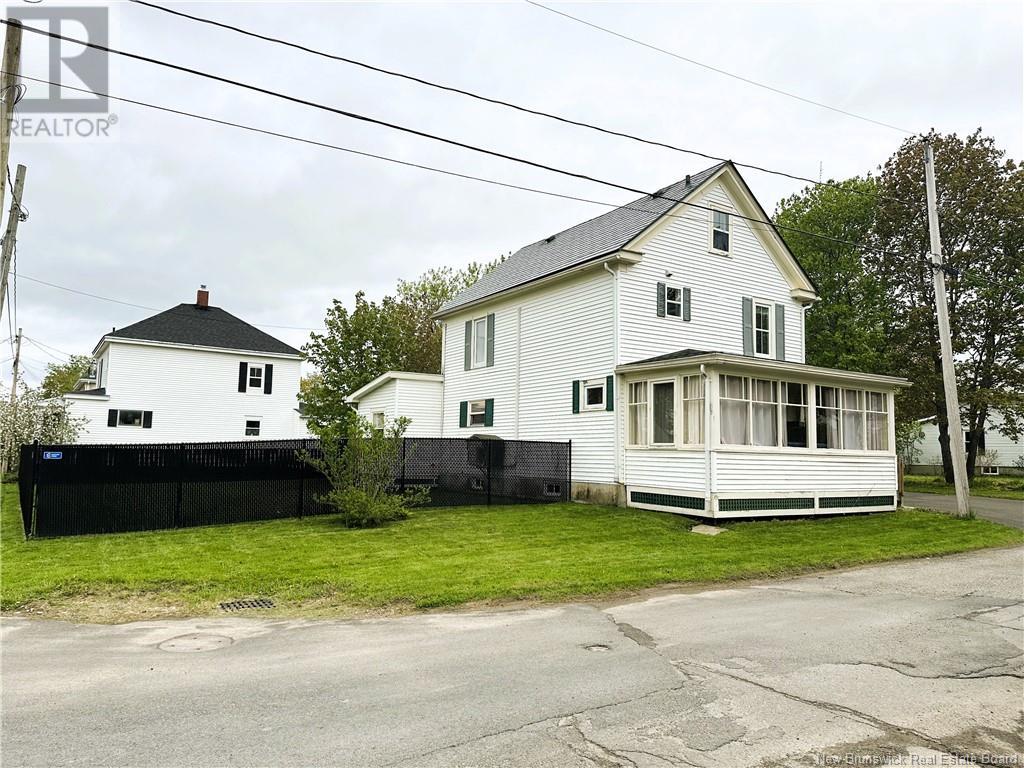 21 Rose Street, St. Stephen, New Brunswick  E3L 2P6 - Photo 3 - NB118883