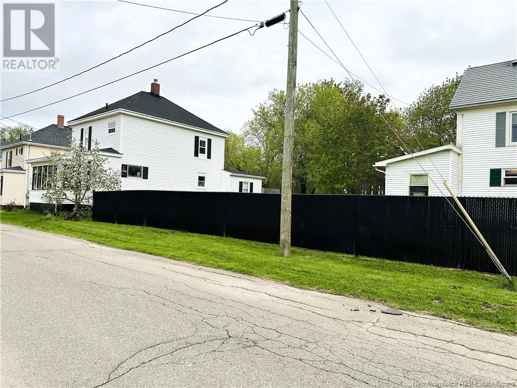 21 Rose Street, St. Stephen, New Brunswick  E3L 2P6 - Photo 9 - NB118883