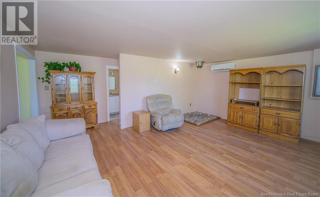 205 Riverside Drive, Fredericton Junction, New Brunswick  E5L 1W1 - Photo 11 - NB119836