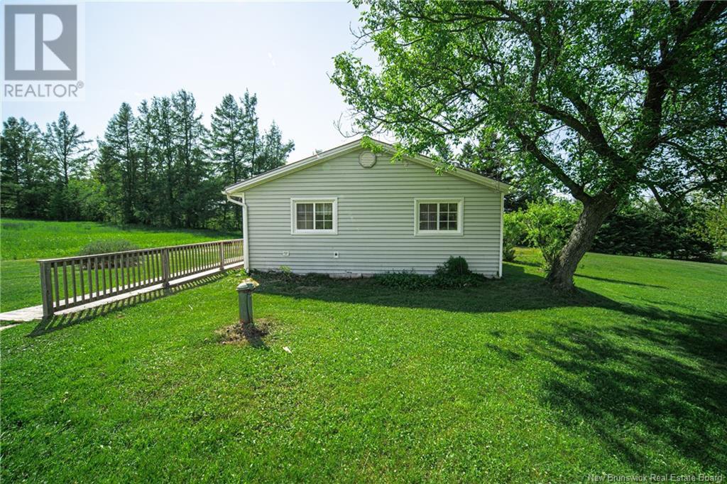 205 Riverside Drive, Fredericton Junction, New Brunswick  E5L 1W1 - Photo 20 - NB119836