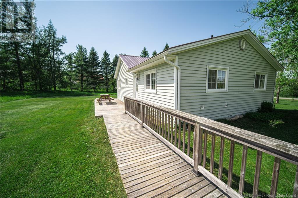 205 Riverside Drive, Fredericton Junction, New Brunswick  E5L 1W1 - Photo 21 - NB119836