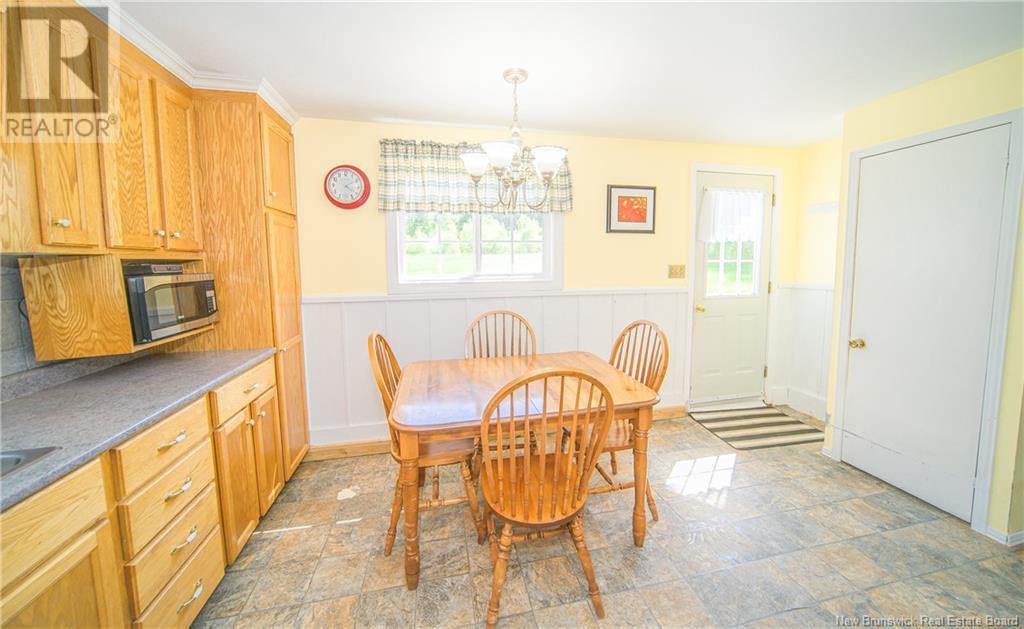 205 Riverside Drive, Fredericton Junction, New Brunswick  E5L 1W1 - Photo 5 - NB119836