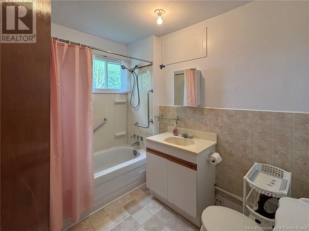11 Chester Drive, Grand Manan, New Brunswick  E5G 4G5 - Photo 14 - NB121152