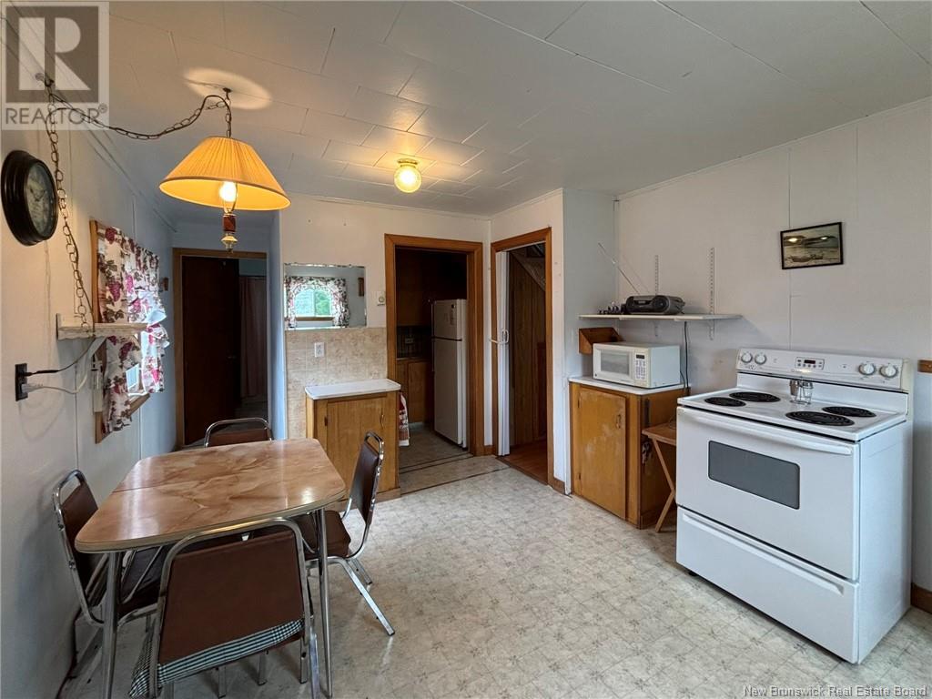 11 Chester Drive, Grand Manan, New Brunswick  E5G 4G5 - Photo 3 - NB121152