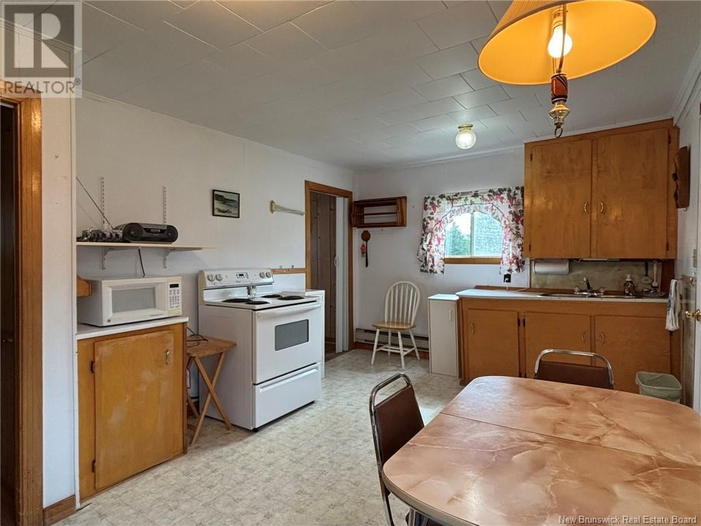 11 Chester Drive, Grand Manan, New Brunswick  E5G 4G5 - Photo 5 - NB121152
