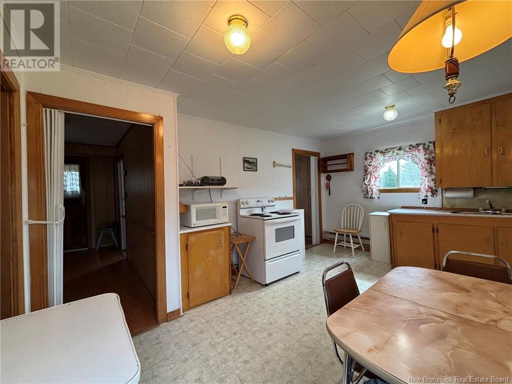 11 Chester Drive, Grand Manan, New Brunswick  E5G 4G5 - Photo 6 - NB121152