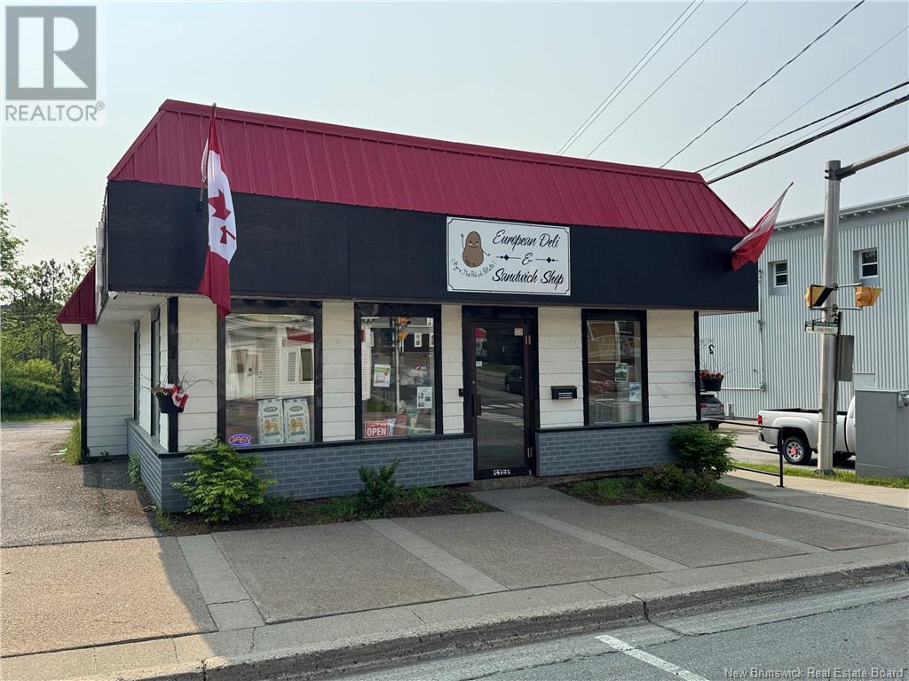 57 King Street, St. Stephen, New Brunswick  E3L 2C4 - Photo 2 - NB121214