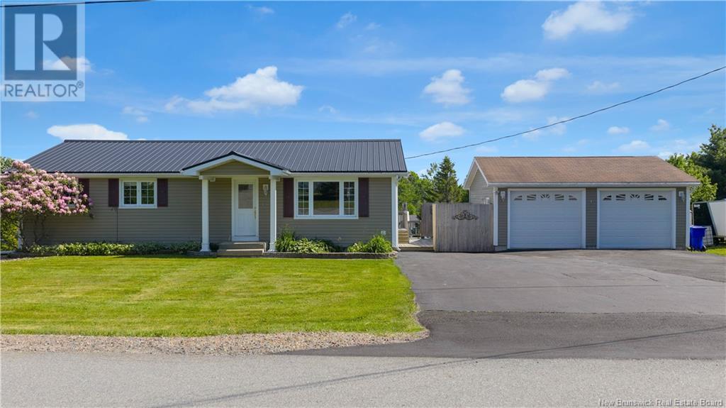 15 Armstrong Crescent, St George, New Brunswick