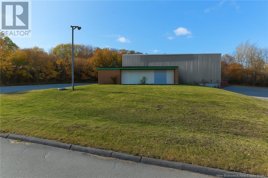 730 Wilson Street, Saint John, New Brunswick  E2M 3V2 - Photo 3 - NB121664