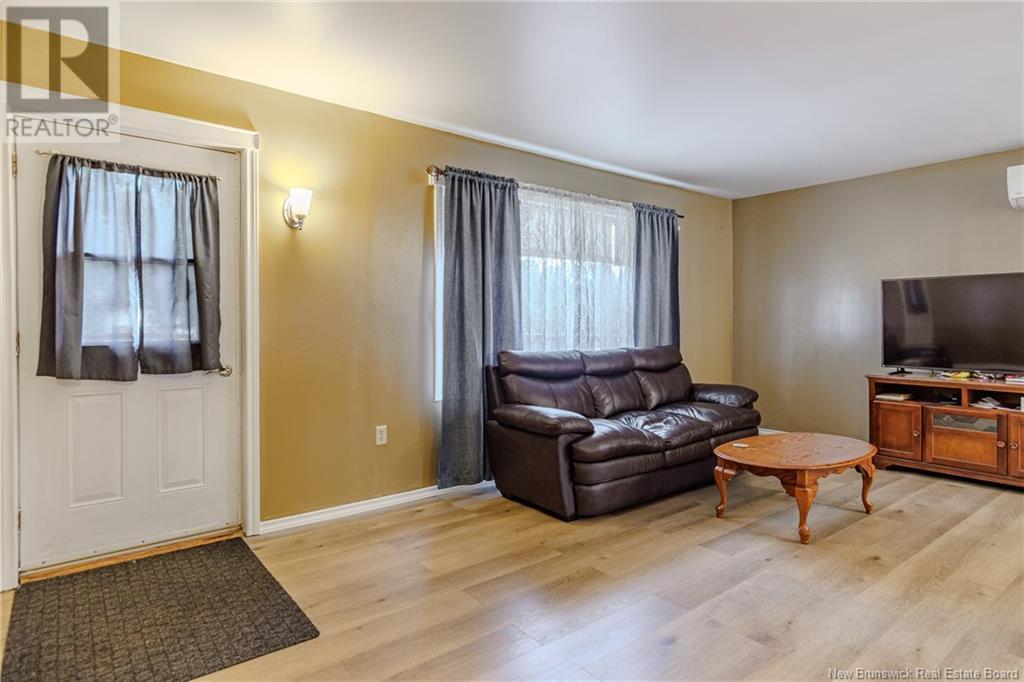 42 Ball Park Road, Rothesay, New Brunswick  E2E 2B7 - Photo 3 - NB124178