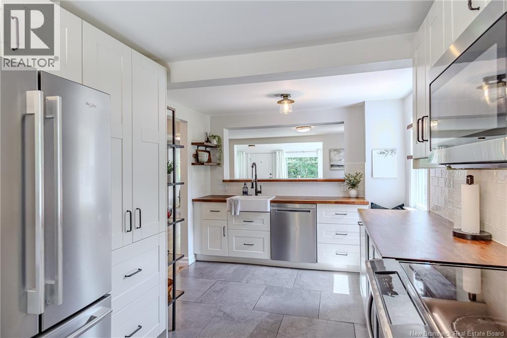 35 Central Avenue, Grand Bay-Westfield, New Brunswick  E5K 2M5 - Photo 4 - NB124324