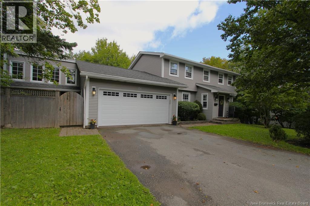 17 Crestline Road, Rothesay, New Brunswick