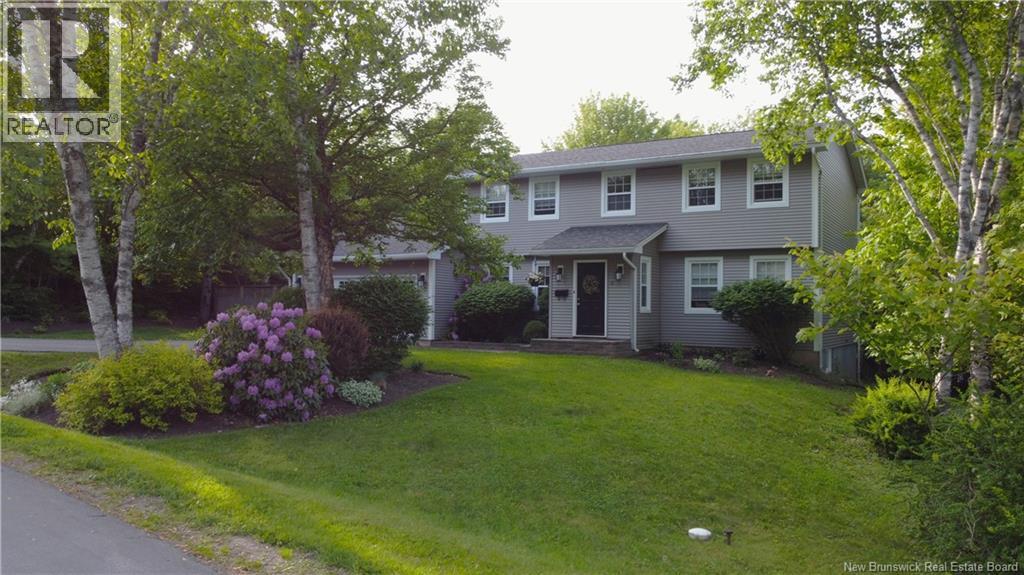 17 Crestline Road, Rothesay, New Brunswick  E2H 1C5 - Photo 2 - NB121056