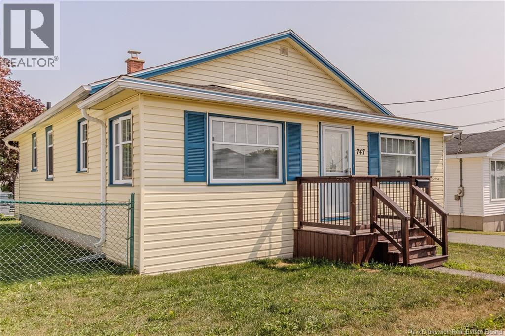 747 Beaconsfield Avenue, Saint John, New Brunswick  E2M 2K6 - Photo 2 - NB124317