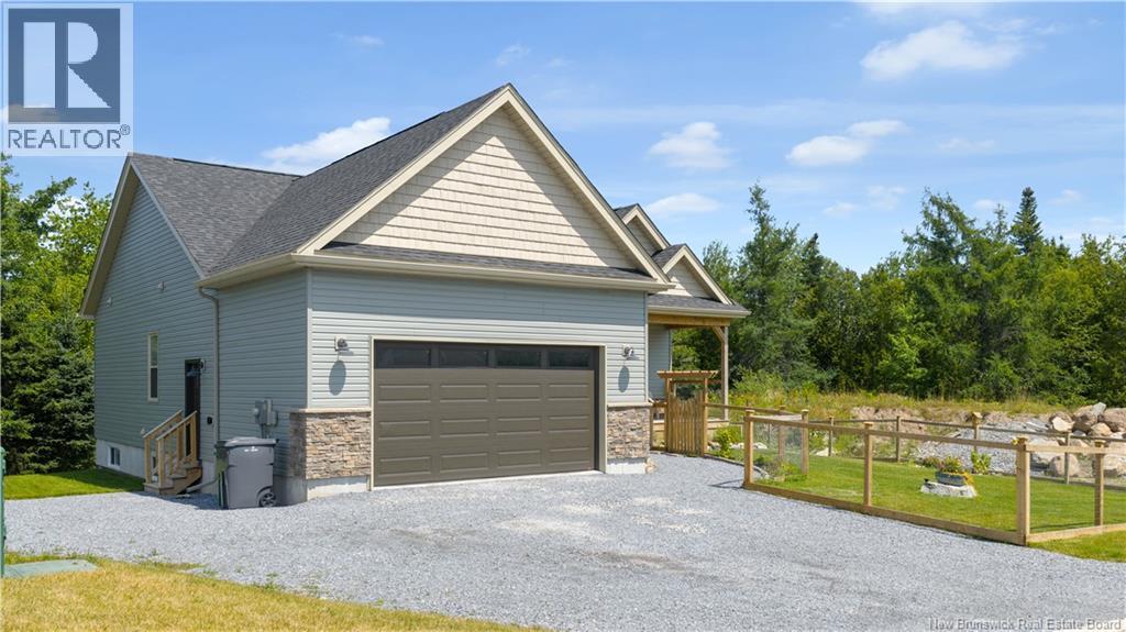 11 Victoria Crescent, Rothesay, New Brunswick  E2E 0S8 - Photo 3 - NB124509