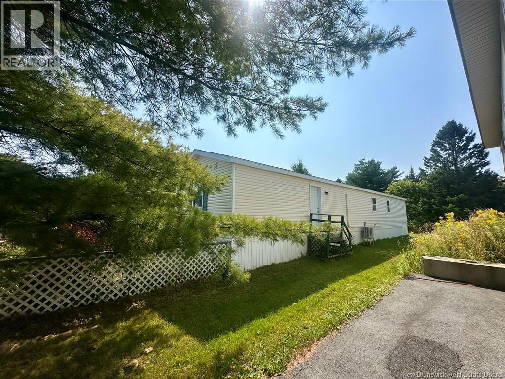 22 Glenview Drive, Saint John, New Brunswick  E2H 2R6 - Photo 3 - NB125045