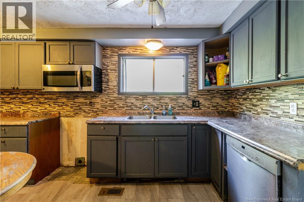 100 Riverside Drive, Fredericton Junction, New Brunswick  E5L 1V7 - Photo 5 - NB126064