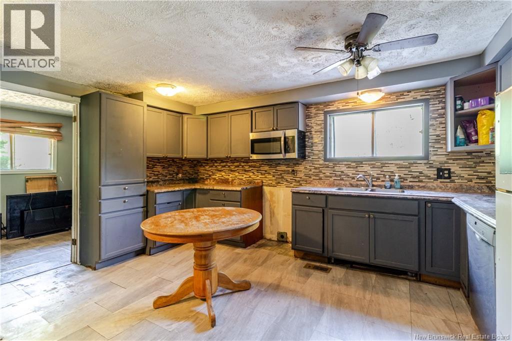 100 Riverside Drive, Fredericton Junction, New Brunswick  E5L 1V7 - Photo 6 - NB126064