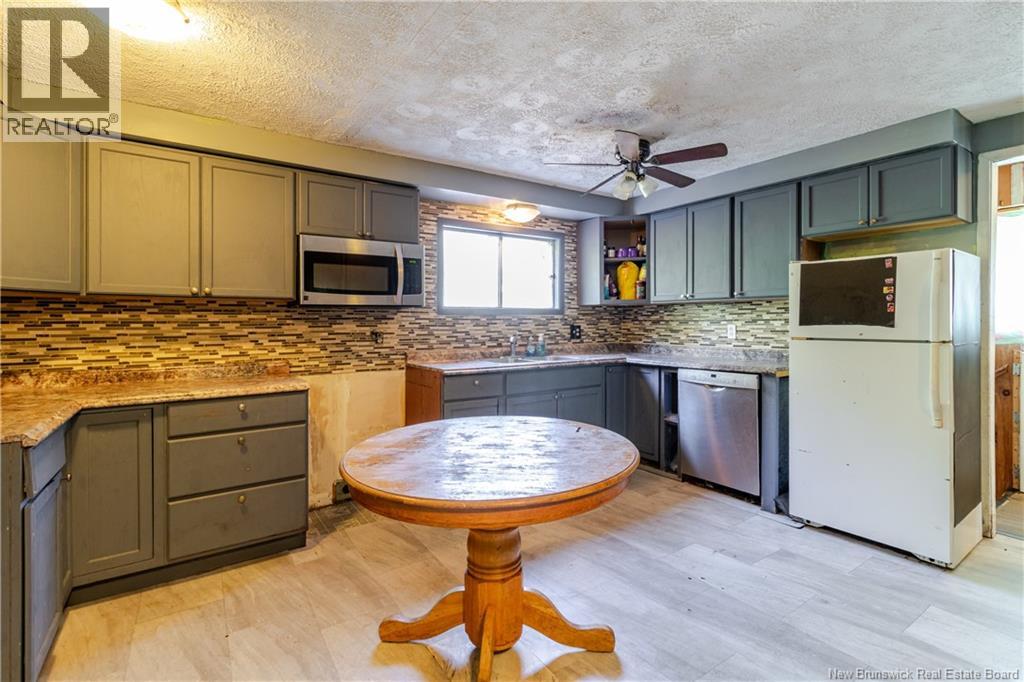 100 Riverside Drive, Fredericton Junction, New Brunswick  E5L 1V7 - Photo 7 - NB126064