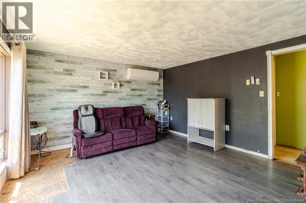 100 Riverside Drive, Fredericton Junction, New Brunswick  E5L 1V7 - Photo 8 - NB126064