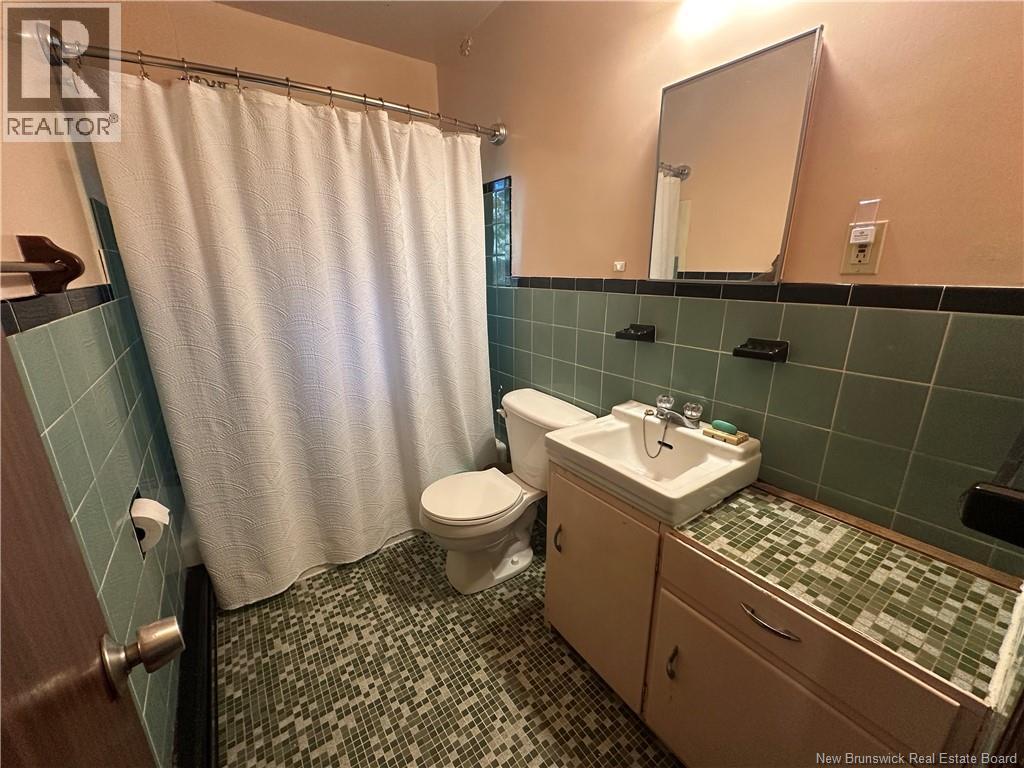 72 Elizabeth Parkway, Rothesay, New Brunswick  E2H 1E9 - Photo 19 - NB126111