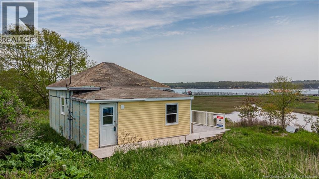 15 Fundy View Drive, Back Bay, New Brunswick  E5C 2X8 - Photo 2 - NB126759