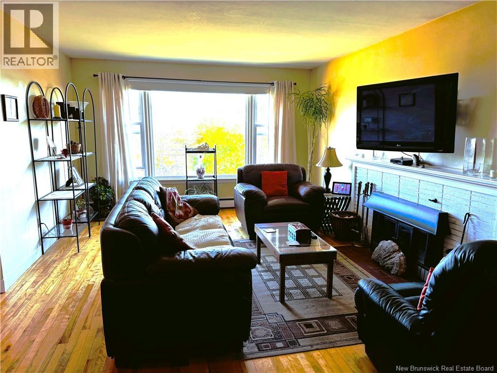 400 Clearview Row, Saint John, New Brunswick  E2M 3Z1 - Photo 2 - NB127636