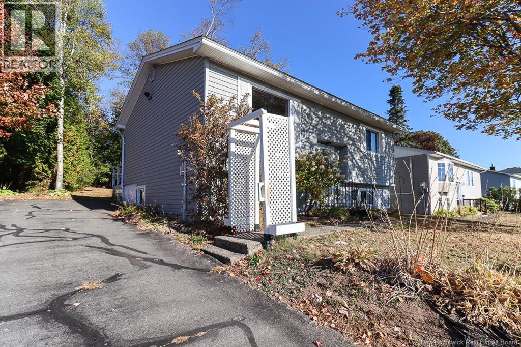 74 Birchwood Place, Saint John, New Brunswick  E2M 5G5 - Photo 4 - NB127972