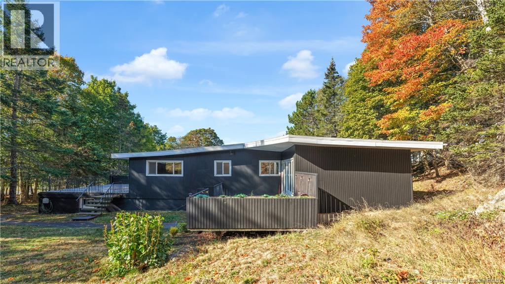 74 Elizabeth Parkway, Rothesay, New Brunswick  E2H 1E9 - Photo 36 - NB128008