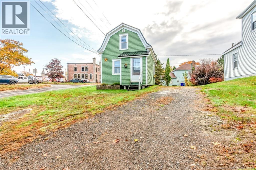 7 Wallace Street, St George, New Brunswick  E5C 3P3 - Photo 3 - NB128856