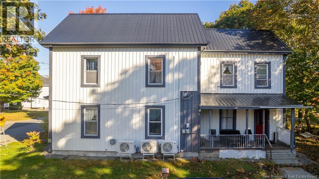 15 Veazey Street, St. Stephen, New Brunswick  E3L 2E8 - Photo 4 - NB129240