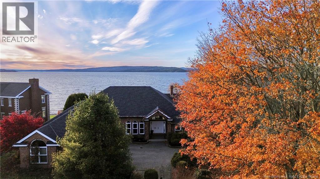 39 Elizabeth Parkway, Rothesay, New Brunswick