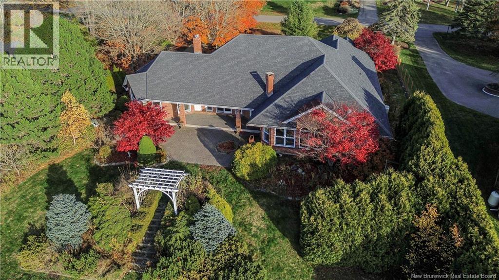 39 Elizabeth Parkway, Rothesay, New Brunswick  E2H 1E8 - Photo 2 - NB128710