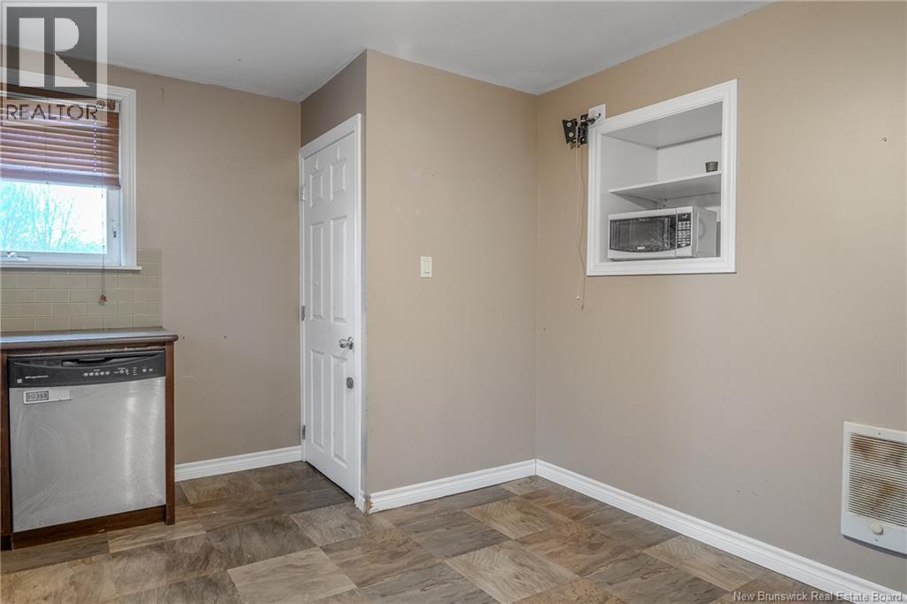 754 Beaconsfield Avenue, Saint John, New Brunswick  E2M 2K7 - Photo 7 - NB130657
