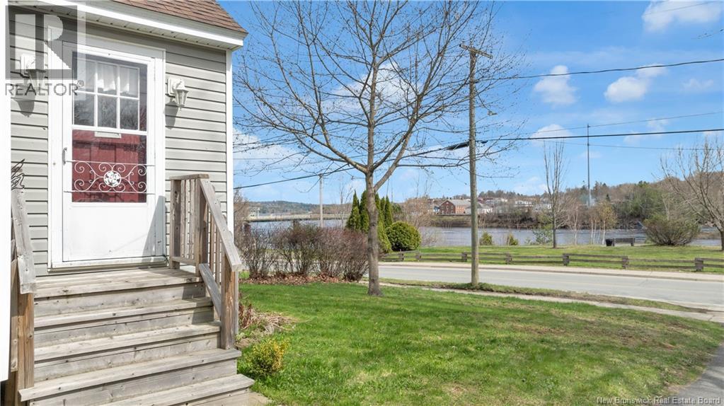 247 Milltown Boulevard, St. Stephen, New Brunswick E3L 1H3 - Photo 2 - NB130842