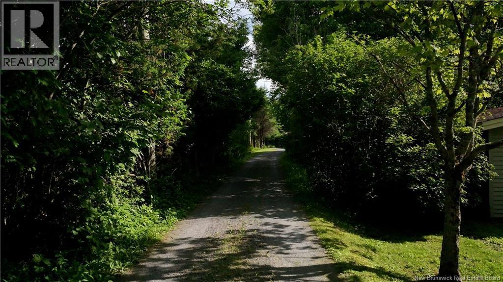 8 Tennis Court Road, Rothesay, New Brunswick E2E 5W4 - Photo 2 - NB131230