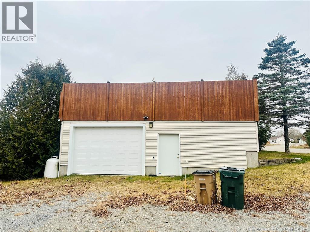 2241 Ocean Westway, Saint John, New Brunswick E2M 5H8 - Photo 9 - NB130182