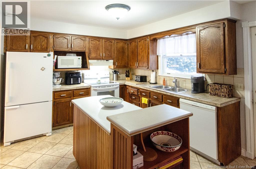 77 Sandalwood Crescent, Saint John, New Brunswick  E2M 5L2 - Photo 10 - NB131691