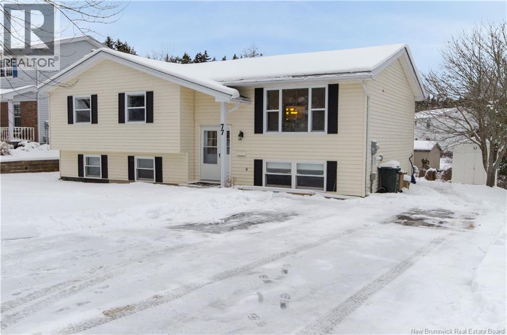 77 Sandalwood Crescent, Saint John, New Brunswick  E2M 5L2 - Photo 2 - NB131691
