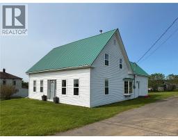 <div class="price">$299,900</div> 844 Route 776<br>Grand Manan, New Brunswick<br><div class='bed_bath'>5 Bed | 2 Bath</div> Grand Manan Island Property 29258397 Photo 1