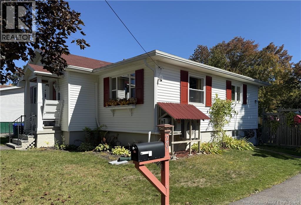 29 School Street, St. Stephen, New Brunswick  E3L 2N5 - Photo 9 - NB132619