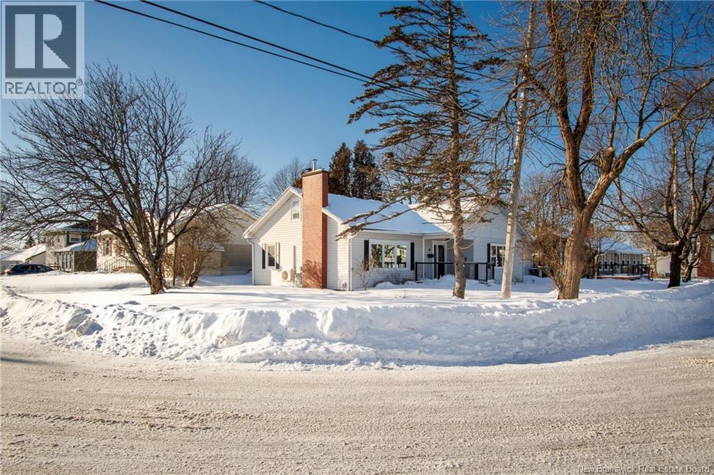 15 Fenton Drive, Saint John, New Brunswick  E2M 4E6 - Photo 3 - NB132900