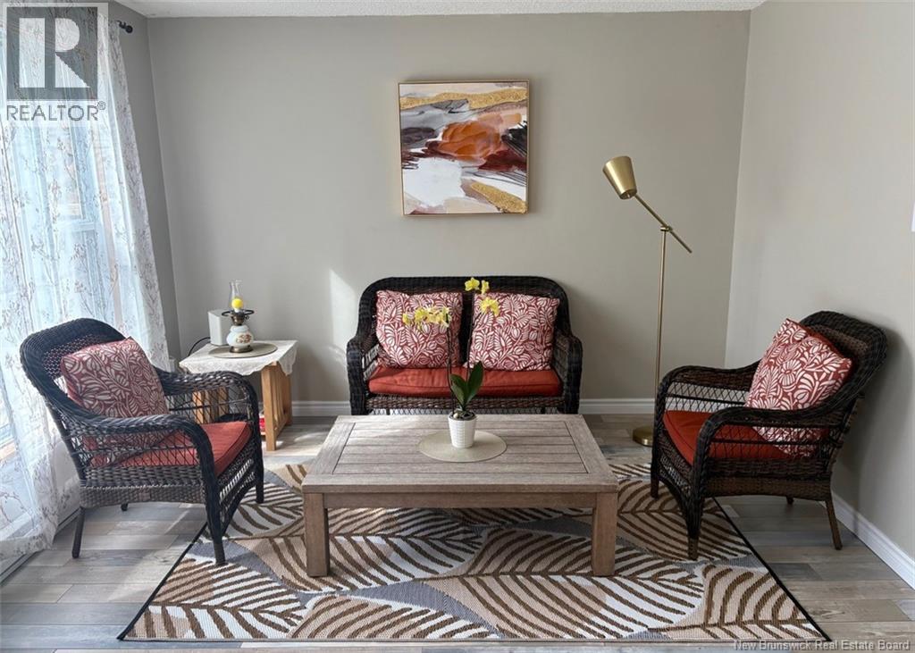 7 Parkdale Avenue, Rothesay, New Brunswick E2E 3P2 - Photo 3 - NB132641