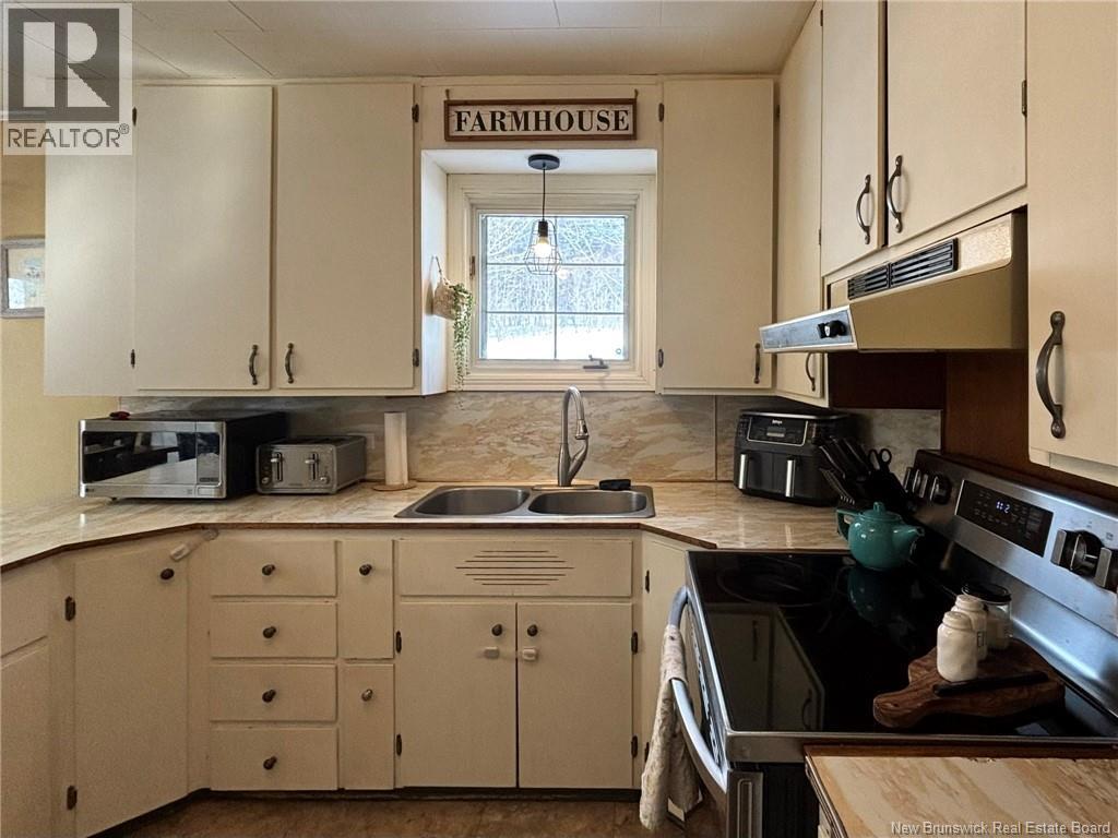 94 Whistle Road, Grand Manan, New Brunswick  E5G 1B3 - Photo 11 - NB133489